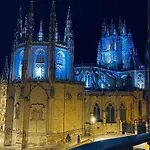 Mirada A La Catedral-apartamentos Catedral
