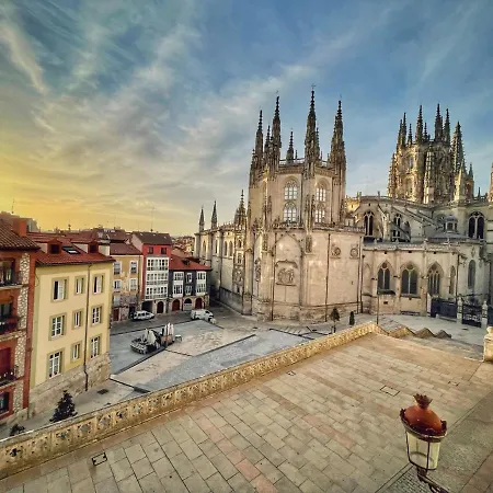 Mirada A La Catedral-apartamentos Catedral * Burgos