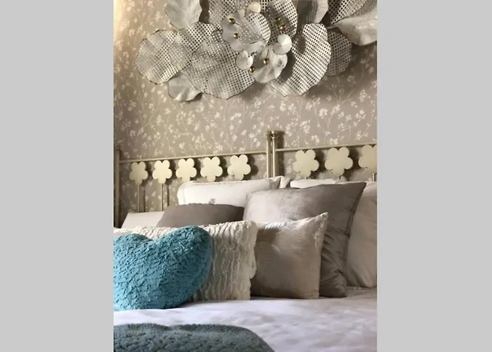 Mirada A La Catedral-apartamentos Catedral * Burgos