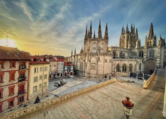 Mirada A La Catedral-apartamentos Catedral * Burgos